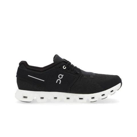 נעל ריצה An On Cloud 5 Black White 59.98919 עם סוליה לבנה.
